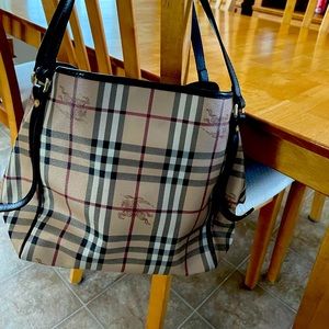 AUTHENTIC BURBERRY TOTE BAG HAYMARKET